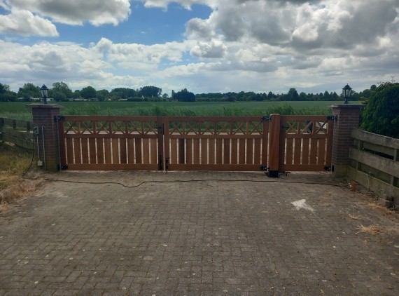 houten poort oprit